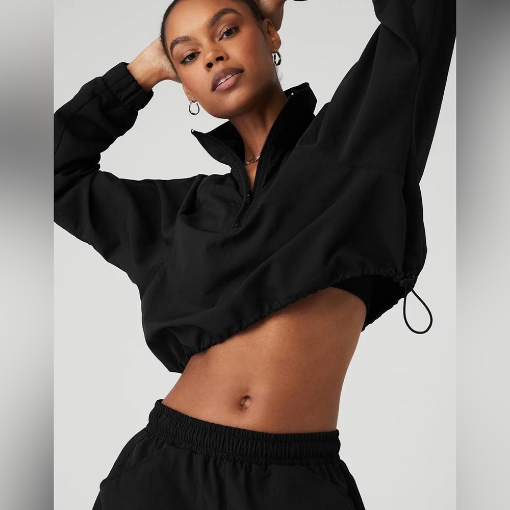 Sold ❌ALO YOGA Cropped 1/4 Zip Alumni Pullover Top in black size medium - Picture 1 of 7